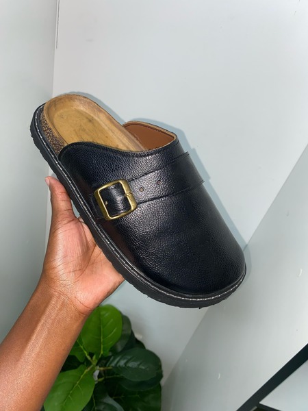 Cossen Classic Black Artisan Buckle Mule