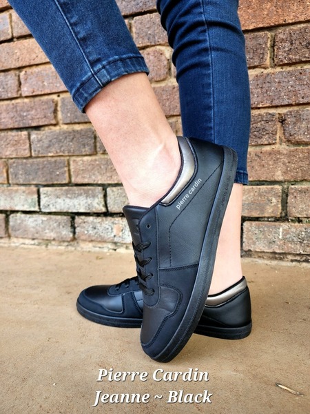 Pierre Cardin ~ Jeanne ~ Black (Sizes 5 & 7)