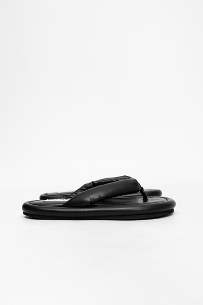 メゾンマルジェラ MM6 LAMINATED FAUX LEATHER FLIP FLOP Maison Margiela MM6 Solid Color Faux Leather Flip Flop women