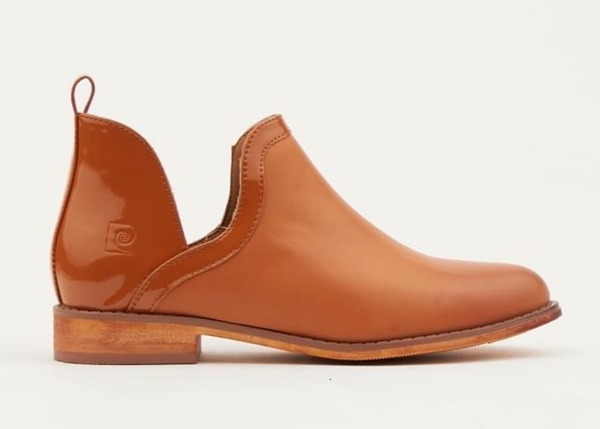 Pierre Cardin ~ Varene ~ Tan (Size 5, 6, 7, 8 )