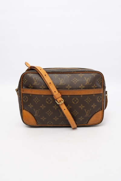 LOUIS VUITTON VINTAGE Trocadero 27 Monogram Canvas Cross Body Bag