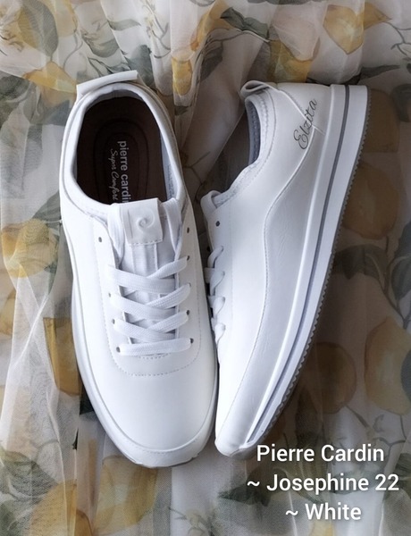 Pierre Cardin ~ Josephine 22 ~ White (Sizes 5, 8, 9)
