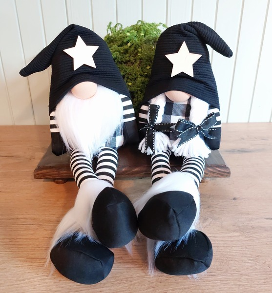 Star - Black/White Check Gnomes with legs