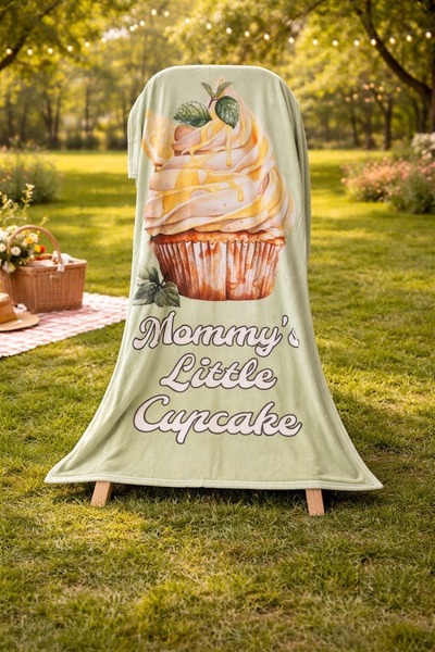 Mommy's Little Cupcake Blanket (Green)