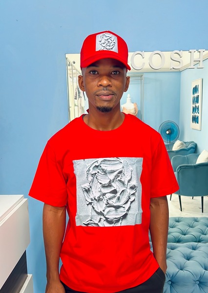 RED T-SHIRT