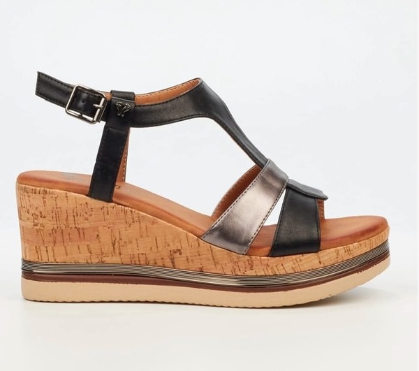 Butterfly Feet ~ Melinda ~ Black (Size 7)