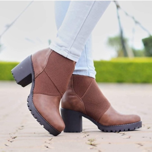 Butterfly Feet - Esther - Choc (Size  7 )