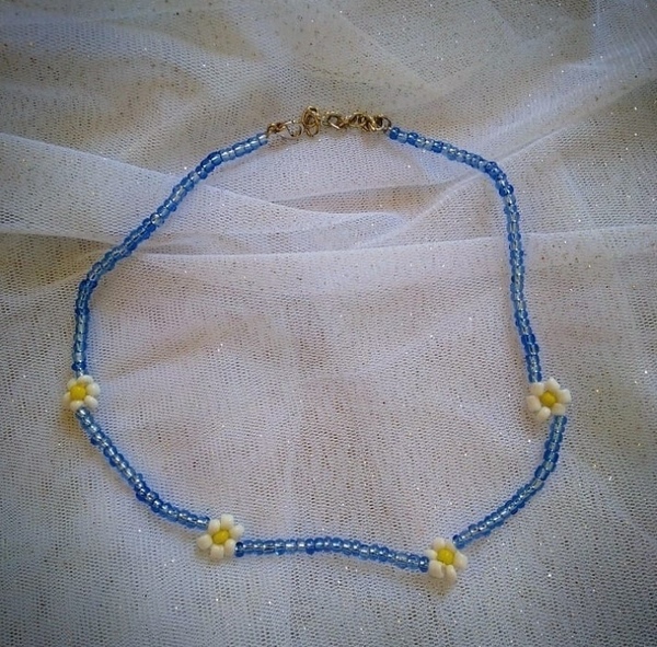 Daisy necklace Handmade with glass seed beads