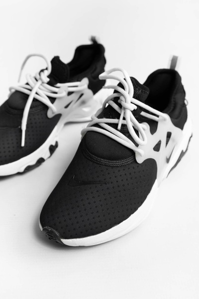 harga nike react presto