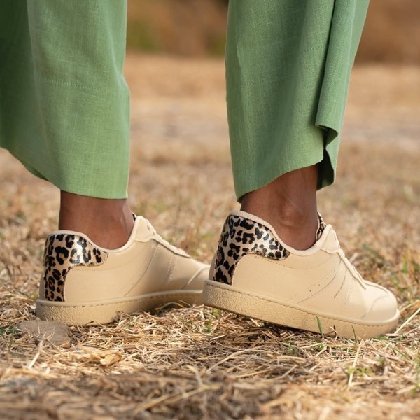 Pierre Cardin ~ Retro ~ Beige (Sizes 3, 4, 5, 6, 7, 8)