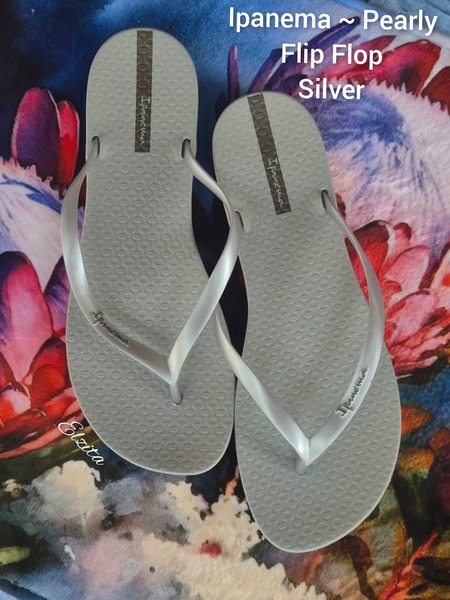 Ipanema - Pearly Flip Flops - Silver (Size 6, 7, 8 )