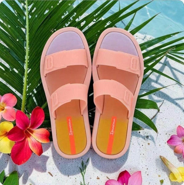 Ipanema ~ Nuvea Slide ~ Pink (Size 7)
