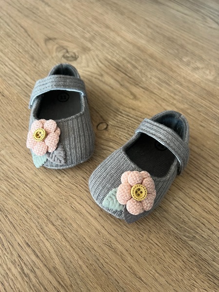 Grey baby daisy shoes