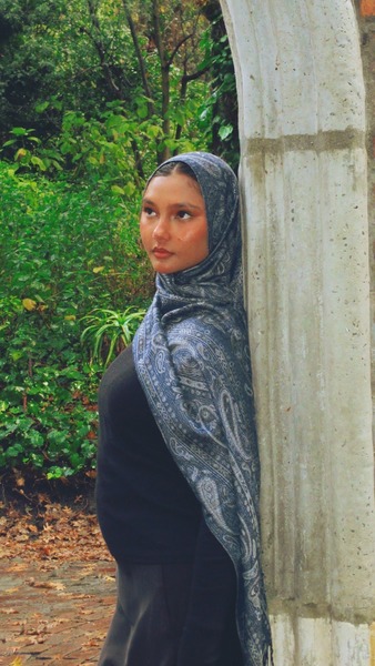 Sapphire paisley pashmina