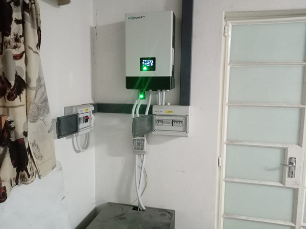 Pre-Owned 5kW Luxpower Solar System – 10.24kWh Giter Batteries & 6 × 550W Canadian Solar Panels