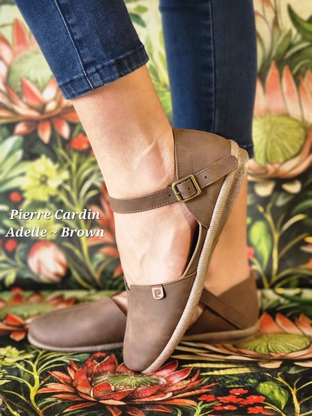 Pierre Cardin ~ Adelle ~ Brown (Size 5, 7 )