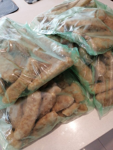 1kg Crumbed Chicken Strips