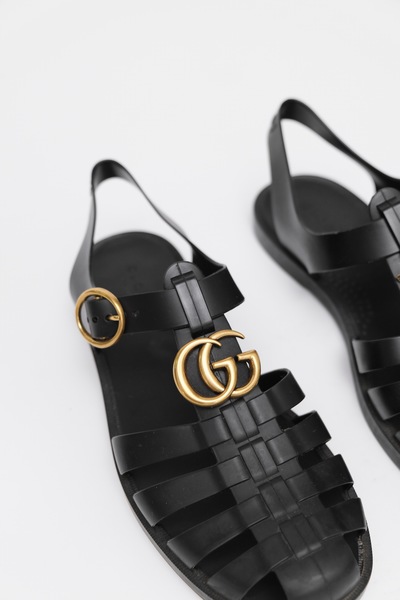 Gucci Rubber Buckle Strap Sandals |