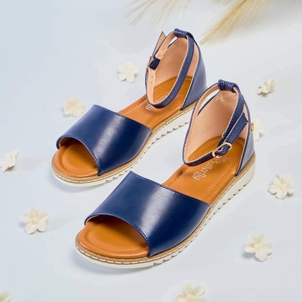 Butterfly Feet ~ Walnut ~ Navy (Size 9)