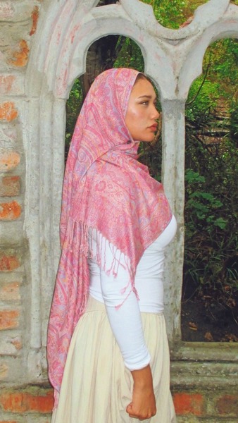 Pink paisley pashmina