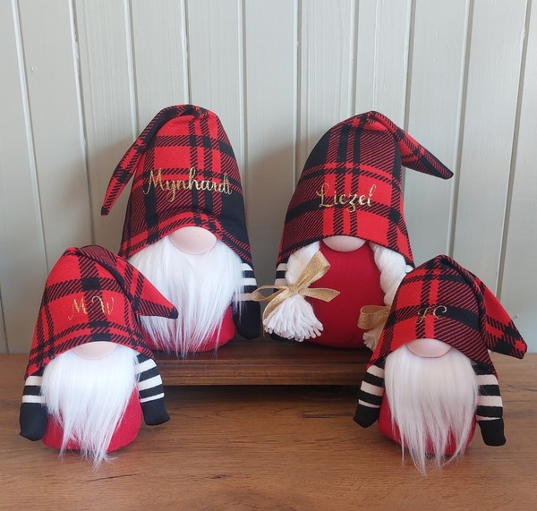 Red Tartan Family Set - Gold