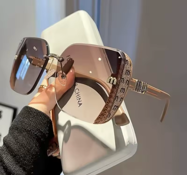 Rimless luxury square