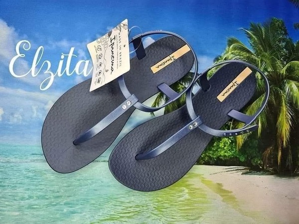 Ipanema - Luxo- Navy (Size 8 )