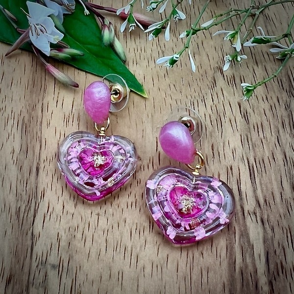 Earrings - Heart shaped Pink
