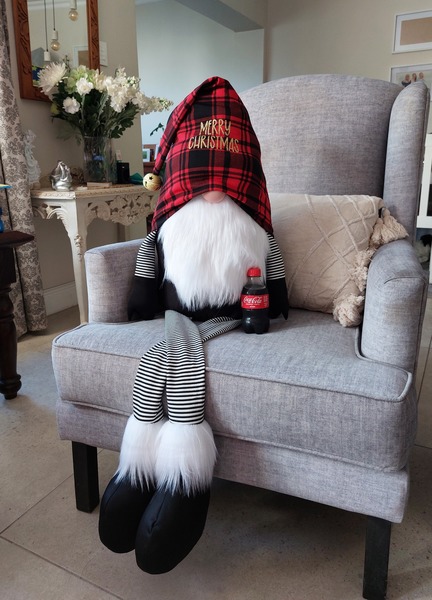 XXL Gnome with legs - ASSORTED