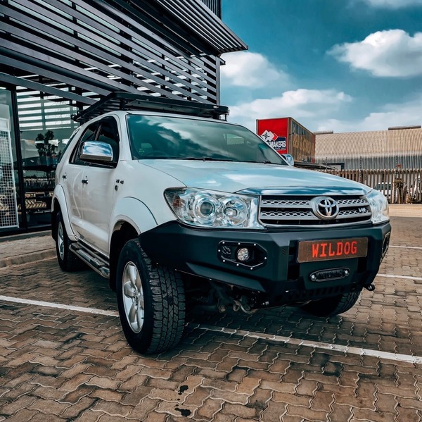Fortuner (2005-2010) K9 Front, Black