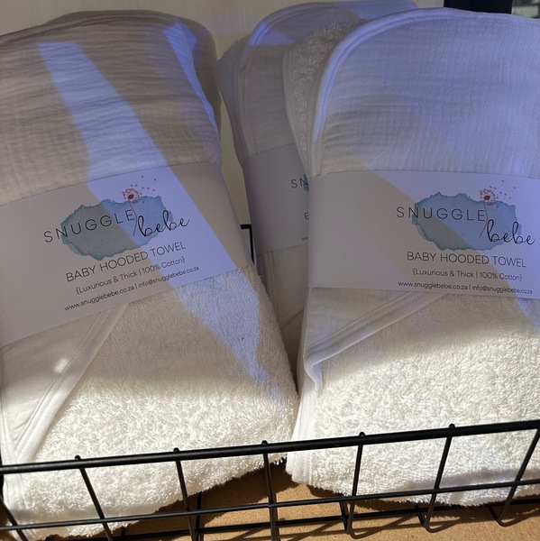 Our pure white, super soft hooded towels are new and an item that will last years!
Luxurious and thick, made from 100% cotton.
Hooded with a tag for easy hanging.
Size:  100cm x 85cm 
From newborn to toddler years. 
Made from 420g thick and super soft cotton 
 
Washing Instructions:
Machine wash 
Tumble dry low (not too long)
Some more tips:
Say no to too much detergent
Vinegar is a winner (every few washes, replace detergent with vinegar)
Skip the fabric softener  
Team up your towels for a wash (towels don't pill when washed together)
 