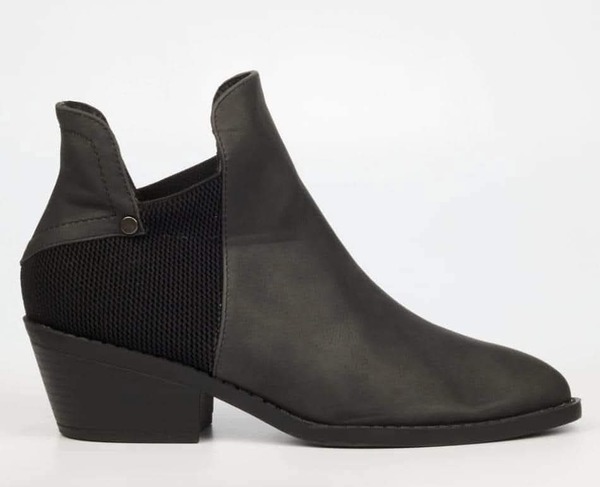 Butterfly Feet - Coraline - Black (Size 4)