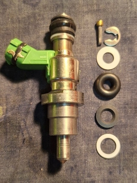 TOYOTA 1AZ-FSE D4 Fuel Injector Seal Kit. Denso 23250-28070