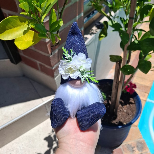 Shiney Table Place Settings