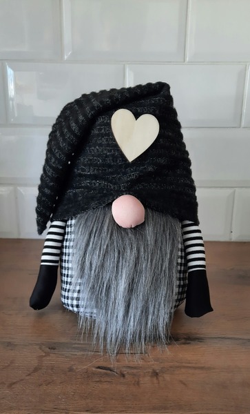 Black and White Tartan - Heart Doorstopper Gnome