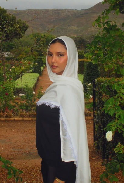 Mono White Lace Modal