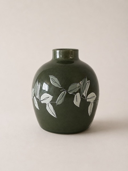 Leave ceramic vase