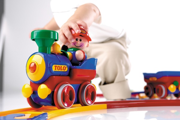 Tolo train track store